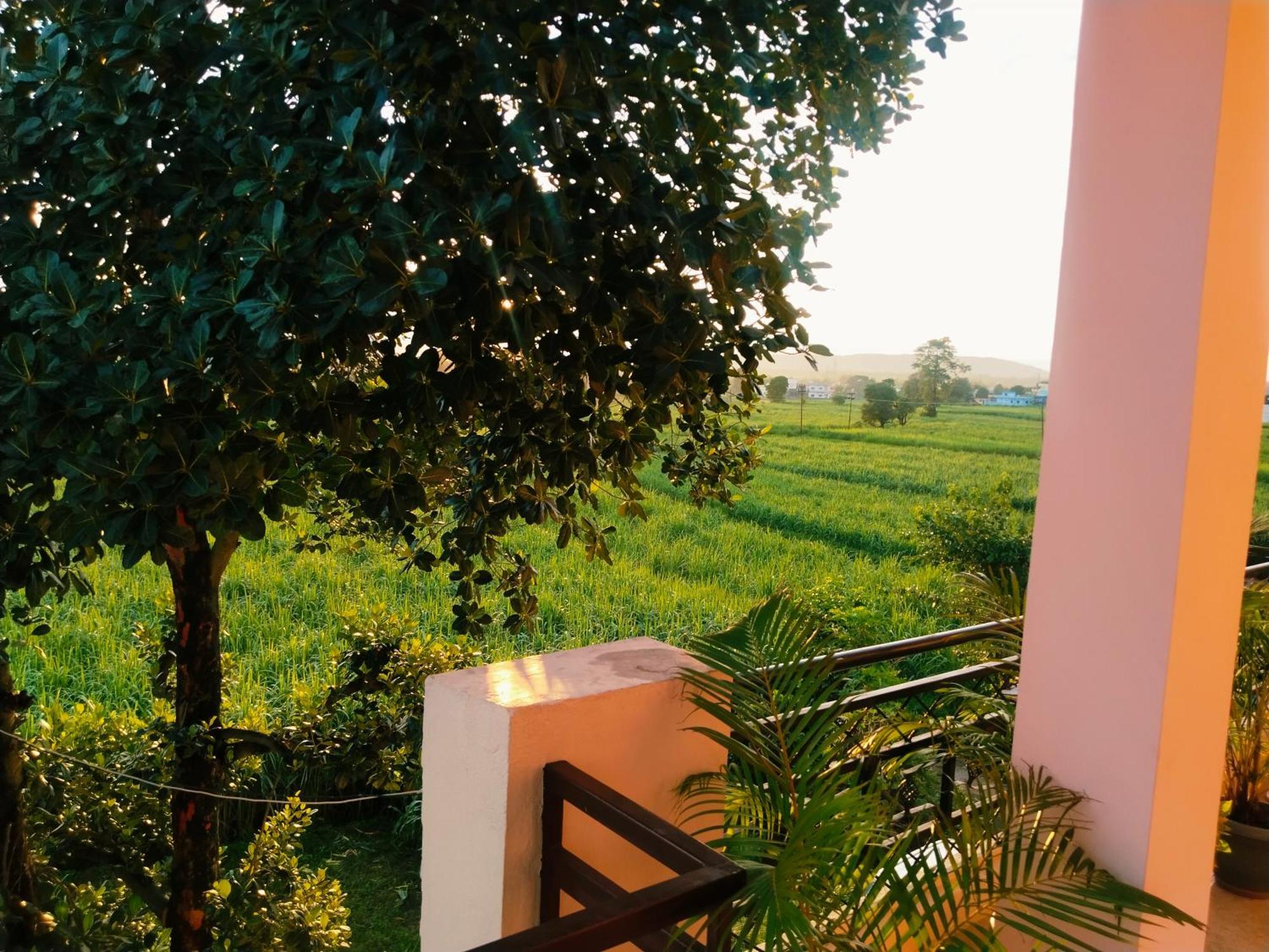 Homestay Airport Luxury Nature Homestay- Near Jolly Grant Airport Dehradun Doiwala